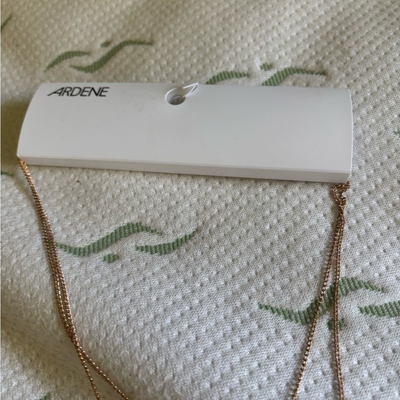 Ardene Gold Double Layer Shell Necklace - Picture 4 of 4